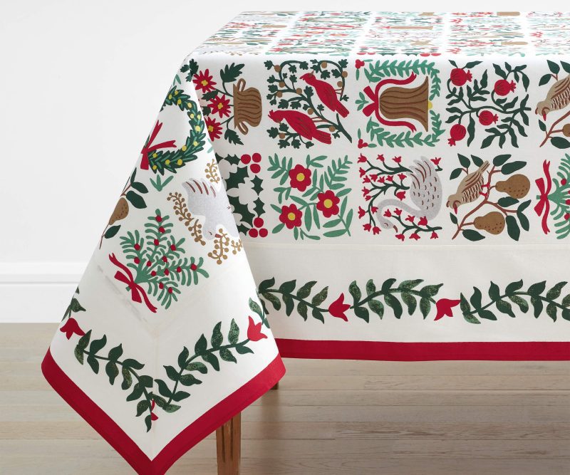 TLTC01 Christmastide Tablecloth 01