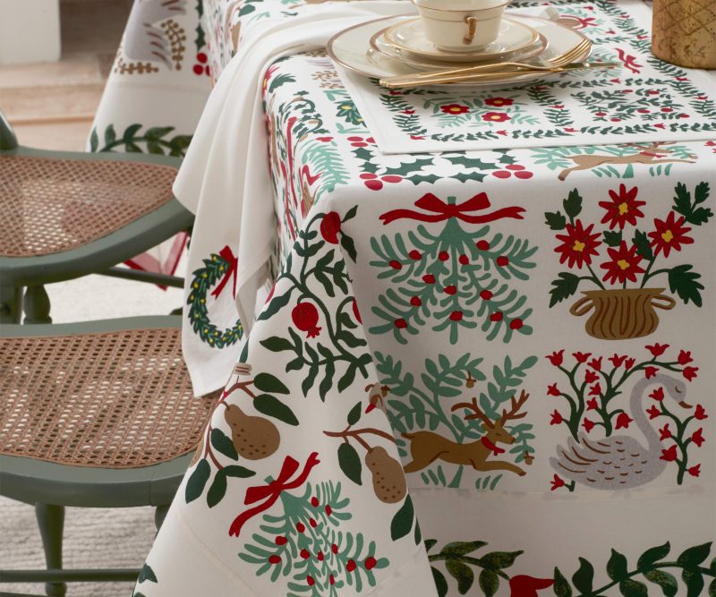 TLTC01 Christmastide Tablecloth 03